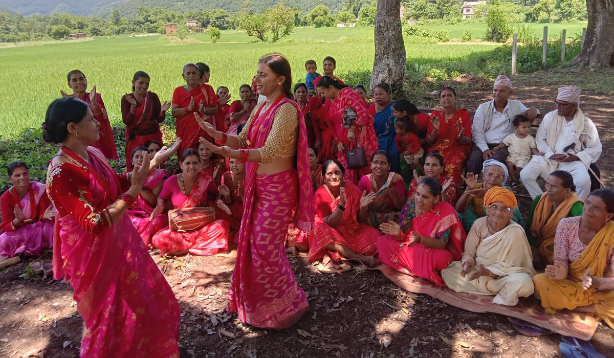 तीज पर्वः आधुनिकताले मौलिकता हराउँदै 